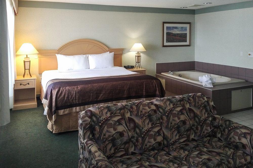 Flamingo Hotel Medicine Hat Exterior foto